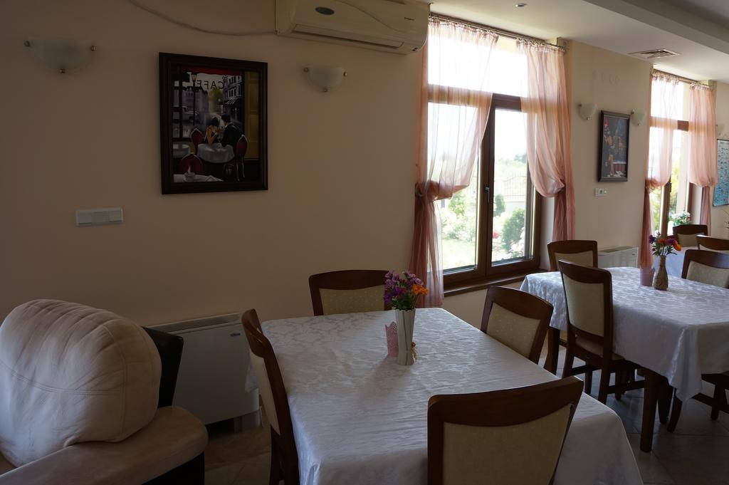 Guest House Golden Flake 4Km From Bolata Beach Булґарево Екстер'єр фото