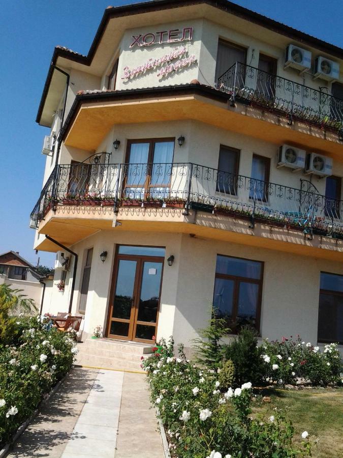 Guest House Golden Flake 4Km From Bolata Beach Булґарево Екстер'єр фото