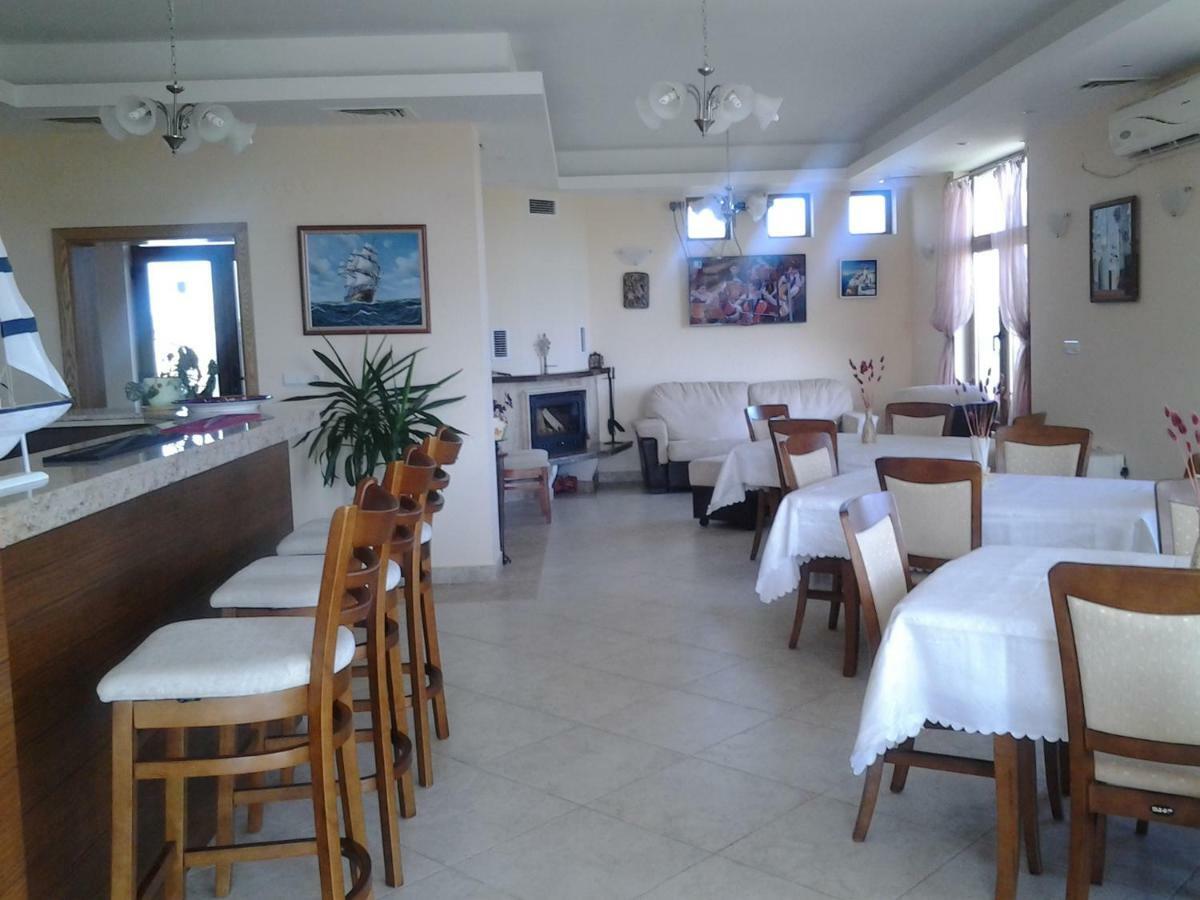 Guest House Golden Flake 4Km From Bolata Beach Булґарево Екстер'єр фото